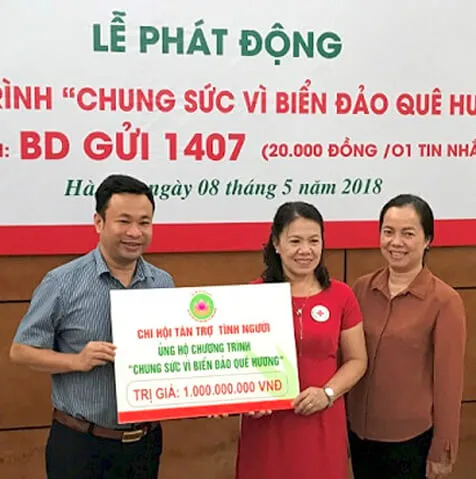 Cùng nhắn tin “Chung sức vì biển đảo quê hương”