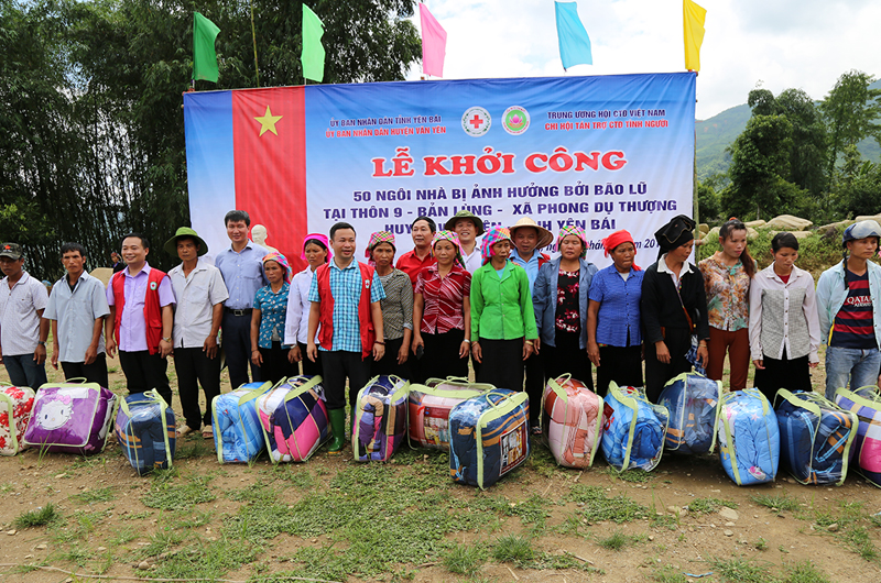 Xây nhà tái định cư cho các hộ dân bị thiệt hại do mưa lũ tại huyện Văn Yên, Yên Bái